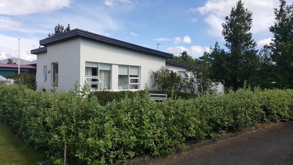 Hvita Husith, Kirkjubraut 48 Lejlighed Höfn Eksteriør billede